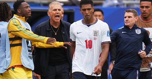 Ngôi sao đội tuyển Anh vi phạm luật mới của FIFA, lại lấy tay che miệng: Nguy cơ nhận án phạt nguội - hình ảnh - winxx88.vip
