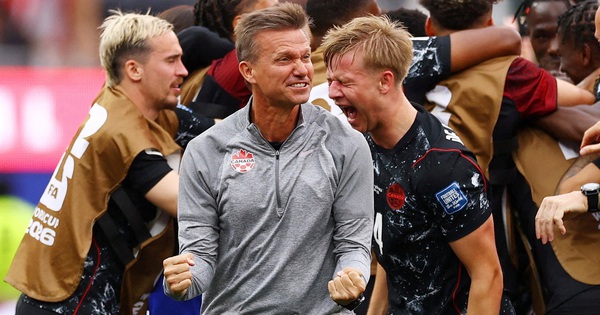 Người hùng phút bù giờ đưa Canada vào vòng 16 đội World Cup 2026, HLV Jesse Marsch gây tranh cãi - hình ảnh - winxx88.vip Người hùng phút bù giờ đưa Canada vào vòng 16 đội World Cup 2026, HLV Jesse Marsch gây tranh cãi - hình ảnh - winxx88.vip