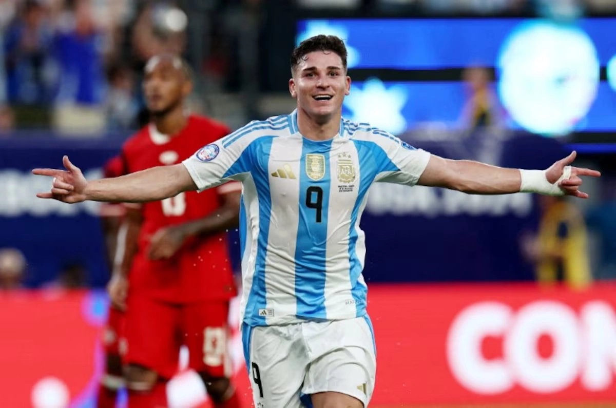 Julian Alvarez Mở Đường Tới Barca: Cơ Hội Vàng Cho Fan Thể Thao Trực Tuyến - hình ảnh - winxx88.vip