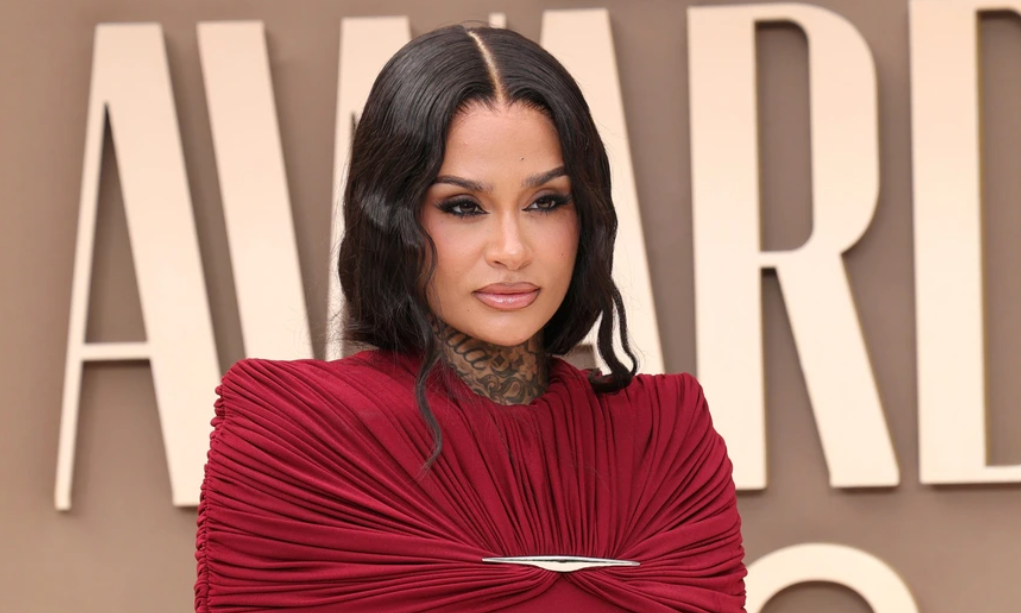 Ca sĩ Mỹ Kehlani tỏa sáng với thiết kế của NTK Việt tại lễ trao giải BET 2026 - hình ảnh - winxx88.vip Ca sĩ Mỹ Kehlani tỏa sáng với thiết kế của NTK Việt tại lễ trao giải BET 2026 - hình ảnh - winxx88.vip