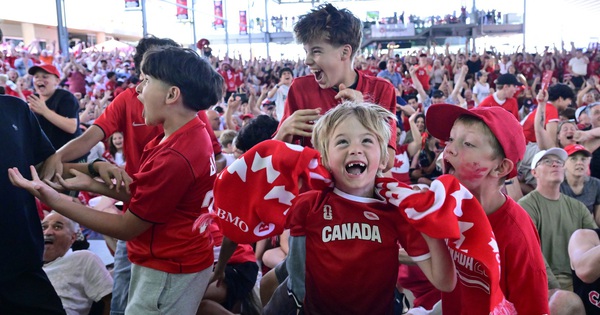 XX88 đổi thưởng: CĐV Canada ăn mừng cuồng nhiệt sau chiến thắng 6-0 lịch sử tại World Cup - hình ảnh - winxx88.vip XX88 đổi thưởng: CĐV Canada ăn mừng cuồng nhiệt sau chiến thắng 6-0 lịch sử tại World Cup - hình ảnh - winxx88.vip