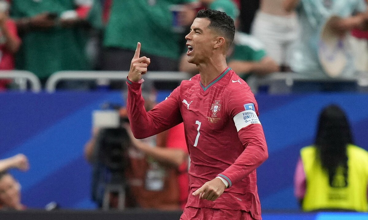 Ronaldo lập kỷ lục World Cup: Cơ hội đặt cược hấp dẫn tại XX88 - hình ảnh - winxx88.vip Ronaldo lập kỷ lục World Cup: Cơ hội đặt cược hấp dẫn tại XX88 - hình ảnh - winxx88.vip