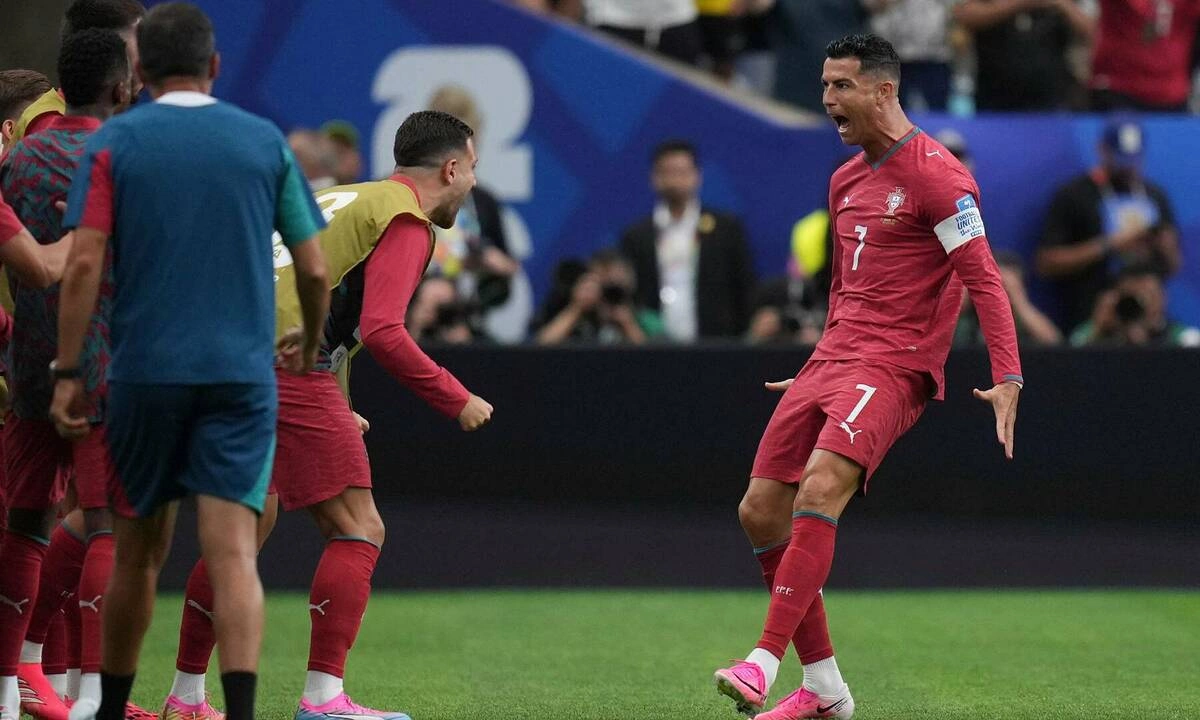 Ibrahimovic Chê Ronaldo: ‘Cứ Như Vừa Từ Hành Tinh Khác Trở Về’ - hình ảnh - winxx88.vip Ibrahimovic Chê Ronaldo: ‘Cứ Như Vừa Từ Hành Tinh Khác Trở Về’ - hình ảnh - winxx88.vip