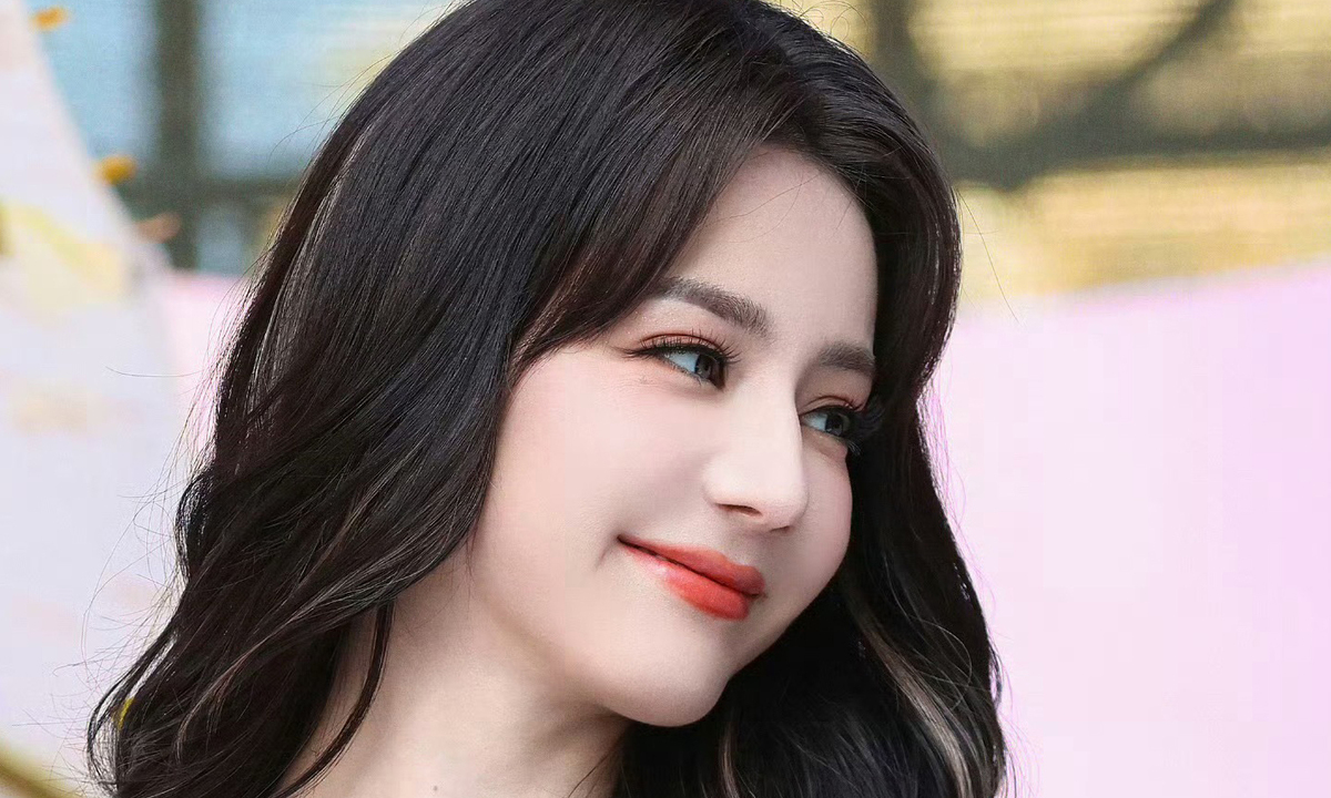 Địch Lệ Nhiệt Ba ‘mọng như đào’ trong váy nhà mốt Việt, fan Việt rần rần tìm XX88 link dự phòng - hình ảnh - winxx88.vip Địch Lệ Nhiệt Ba ‘mọng như đào’ trong váy nhà mốt Việt, fan Việt rần rần tìm XX88 link dự phòng - hình ảnh - winxx88.vip
