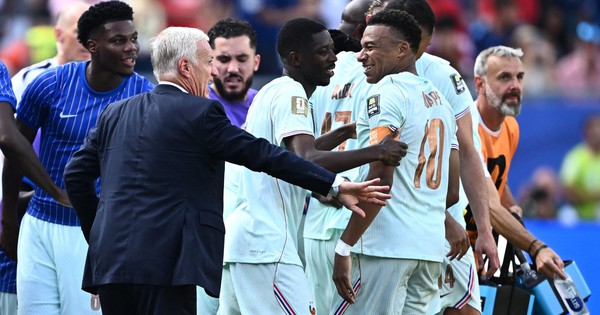 HLV Deschamps đi vào lịch sử World Cup: Mbappe – Dembele tái lập kỳ tích của Brazil: góc nhìn mới cho người chơi Việt - hình ảnh - winxx88.vip